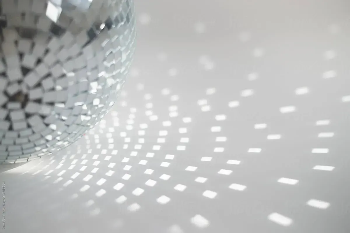 mirror ball reflections, пример 3