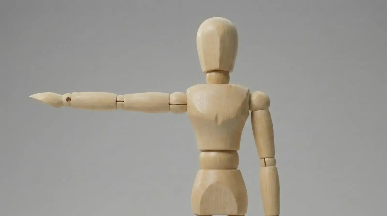 one arm extended sideways, пример 1