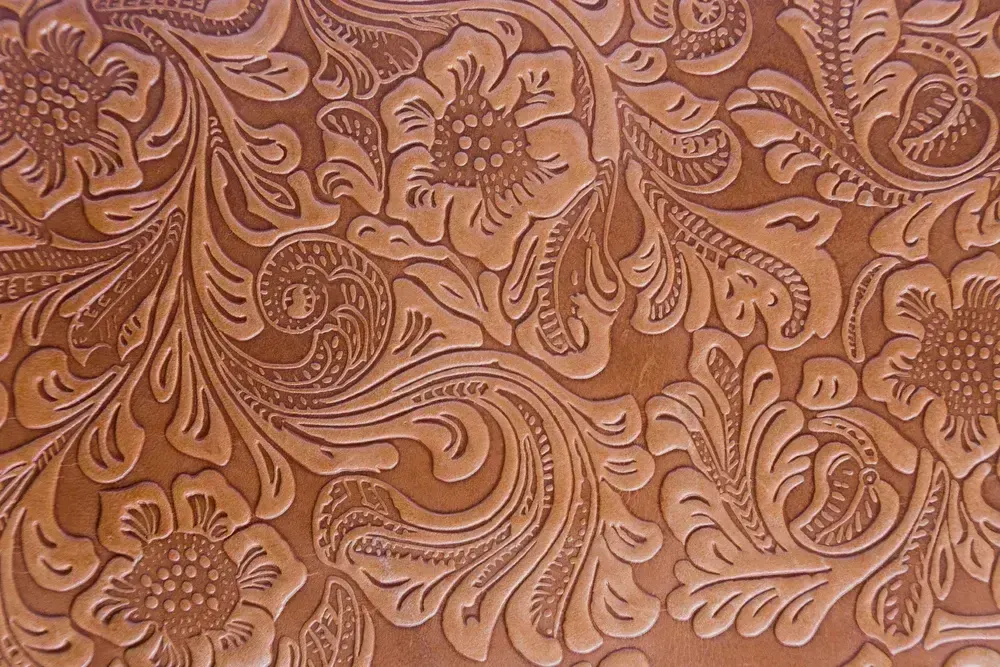 embossed leather, пример 4