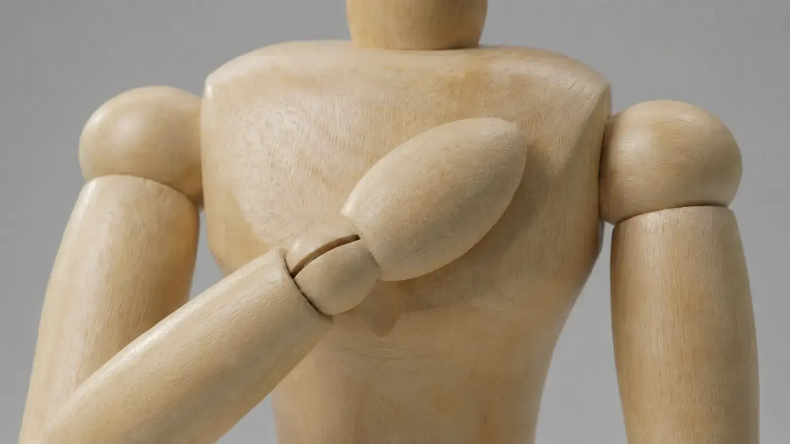 hand on chest, пример 1