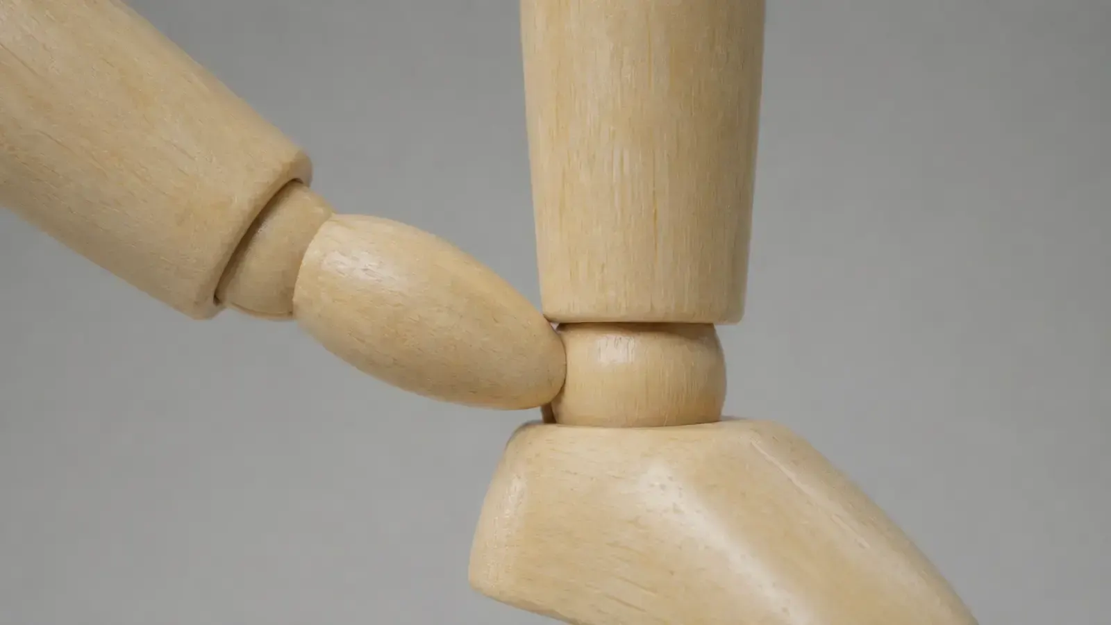 hand at ankle, пример 1