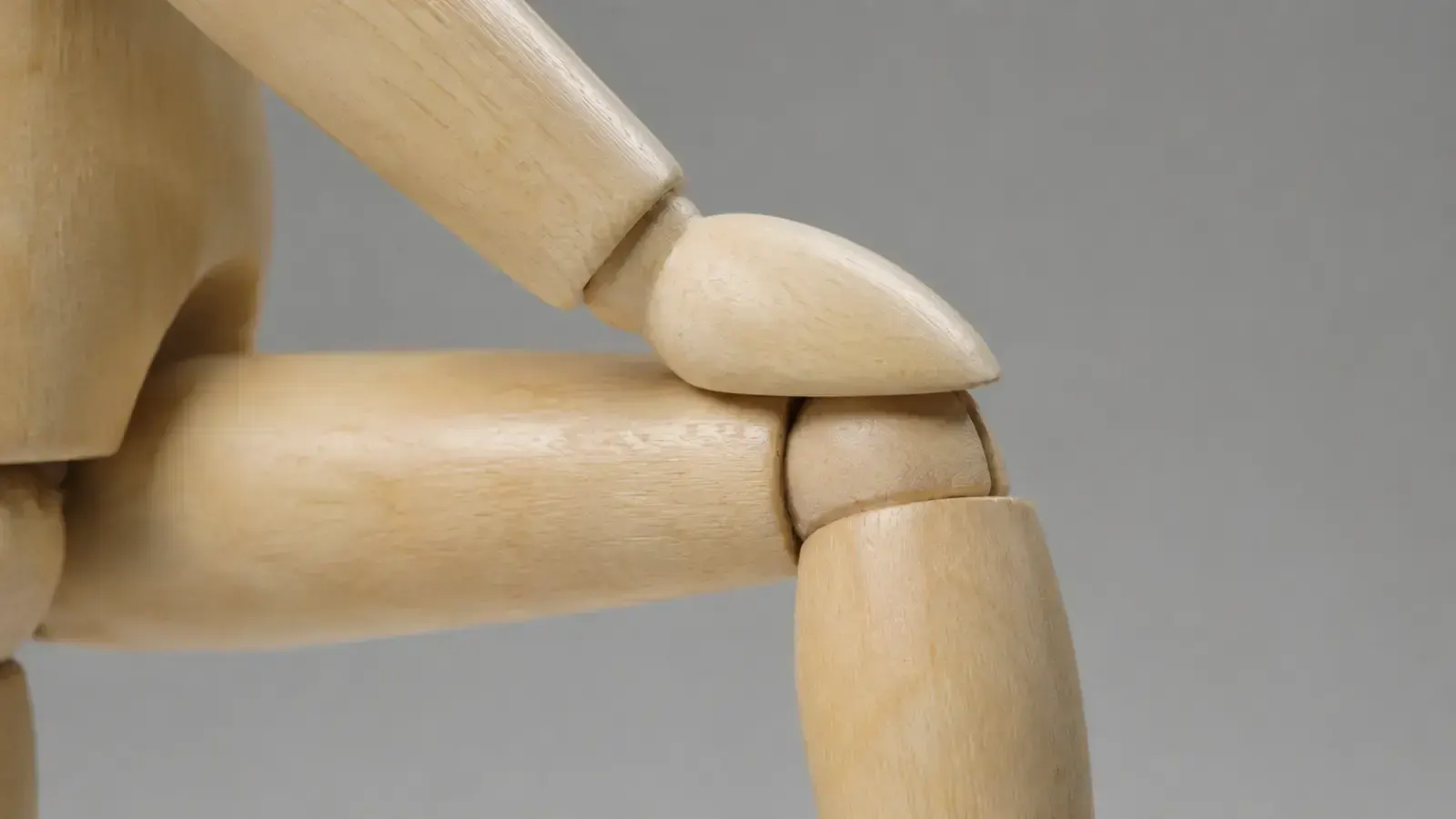hand on knee, пример 1