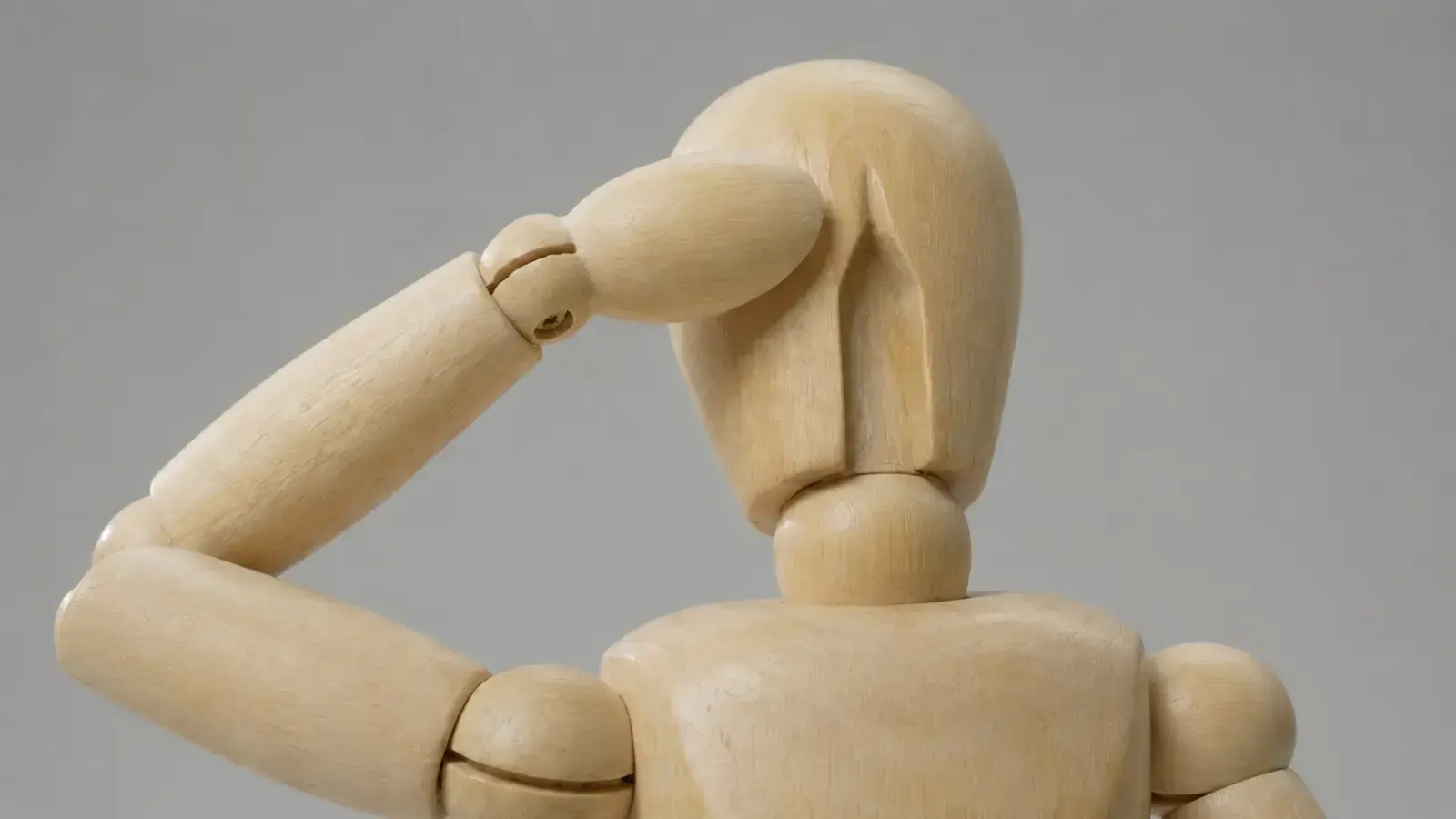 hand on back of head, пример 1